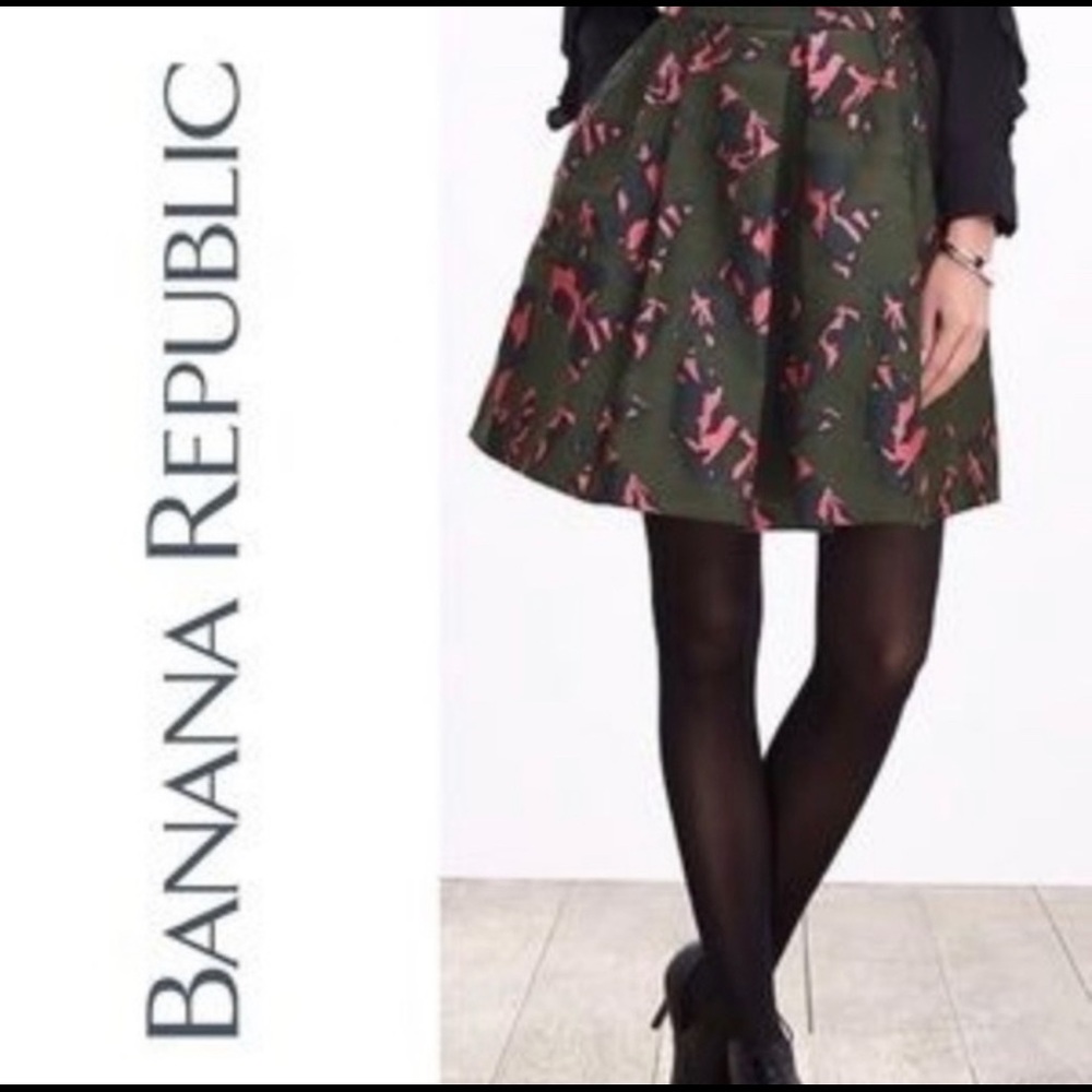 Banana Republic Skirt - camo jigsaw print